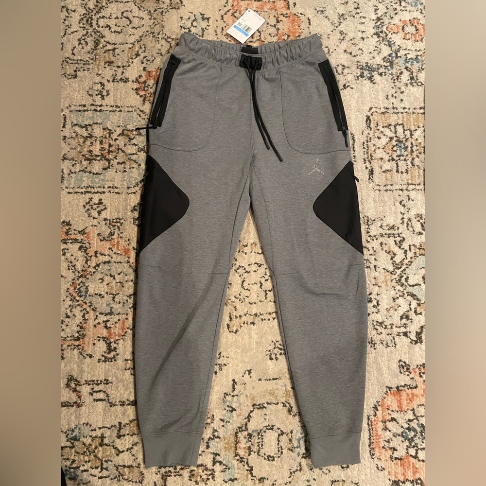 Jordan pant
New with tags 
No rip no stains 
Smoke free pet free home
